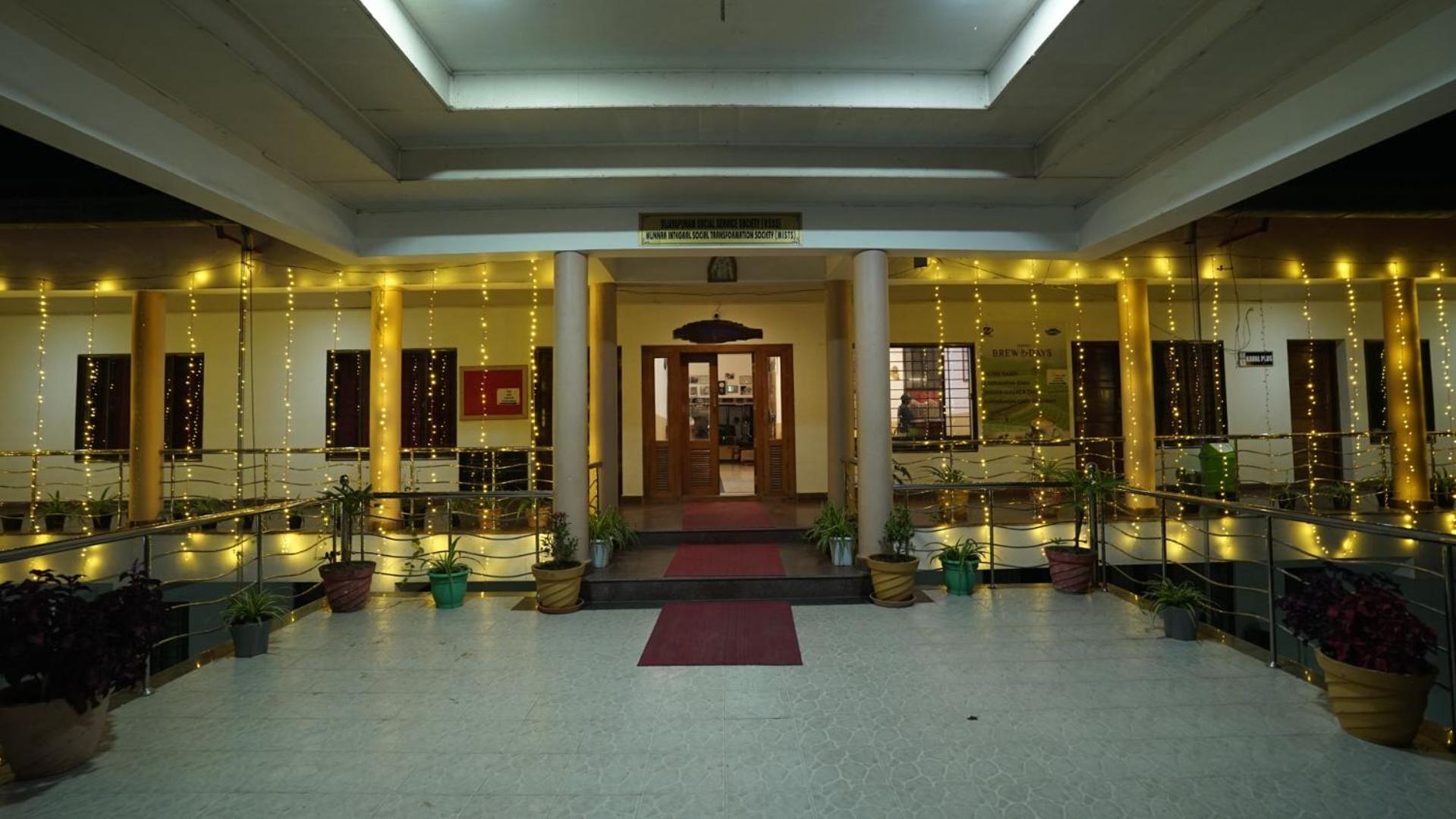 Hotel Ac Mist à Munnar Extérieur photo