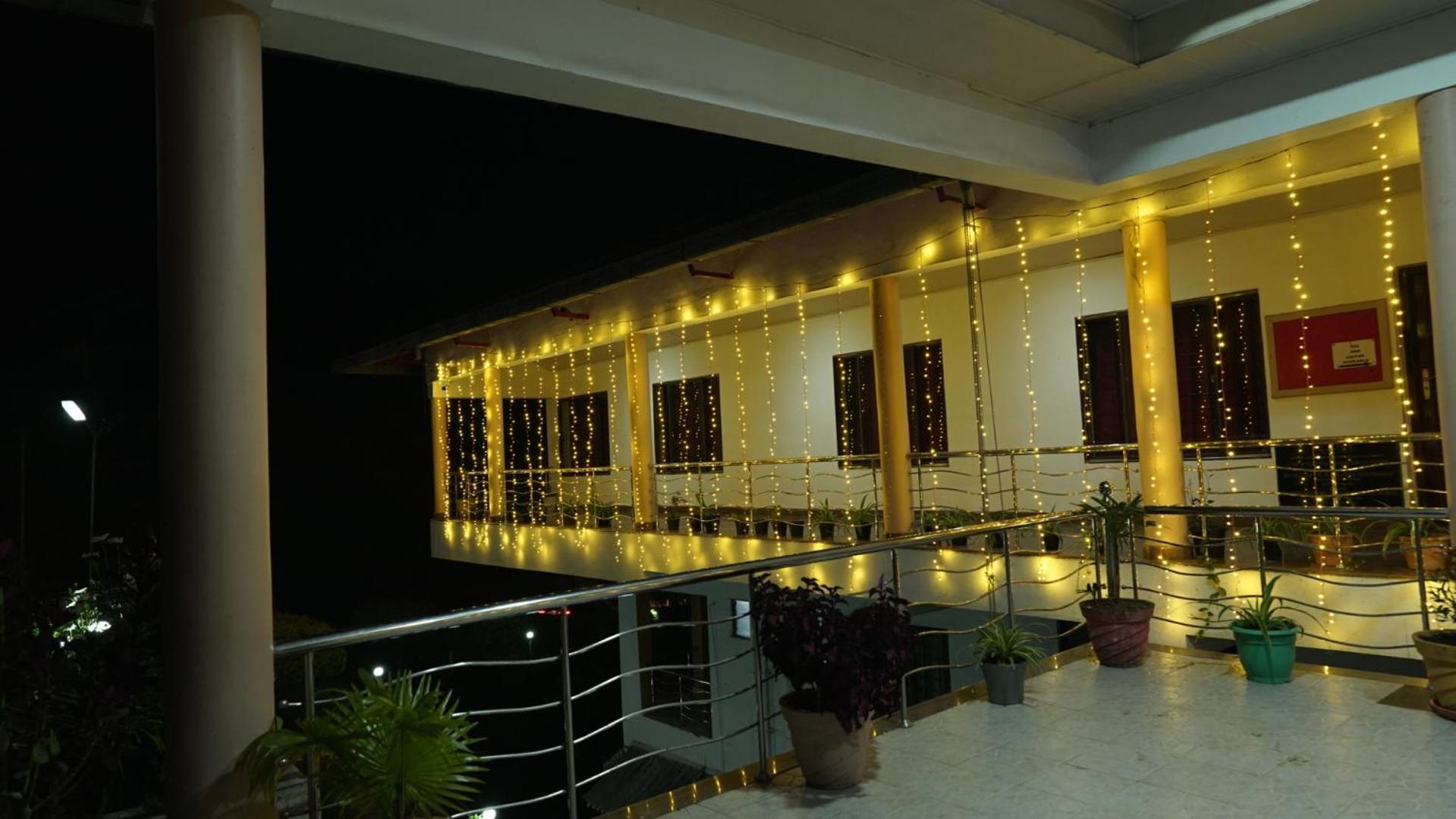 Hotel Ac Mist à Munnar Extérieur photo