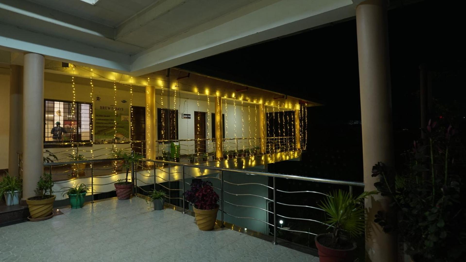 Hotel Ac Mist à Munnar Extérieur photo