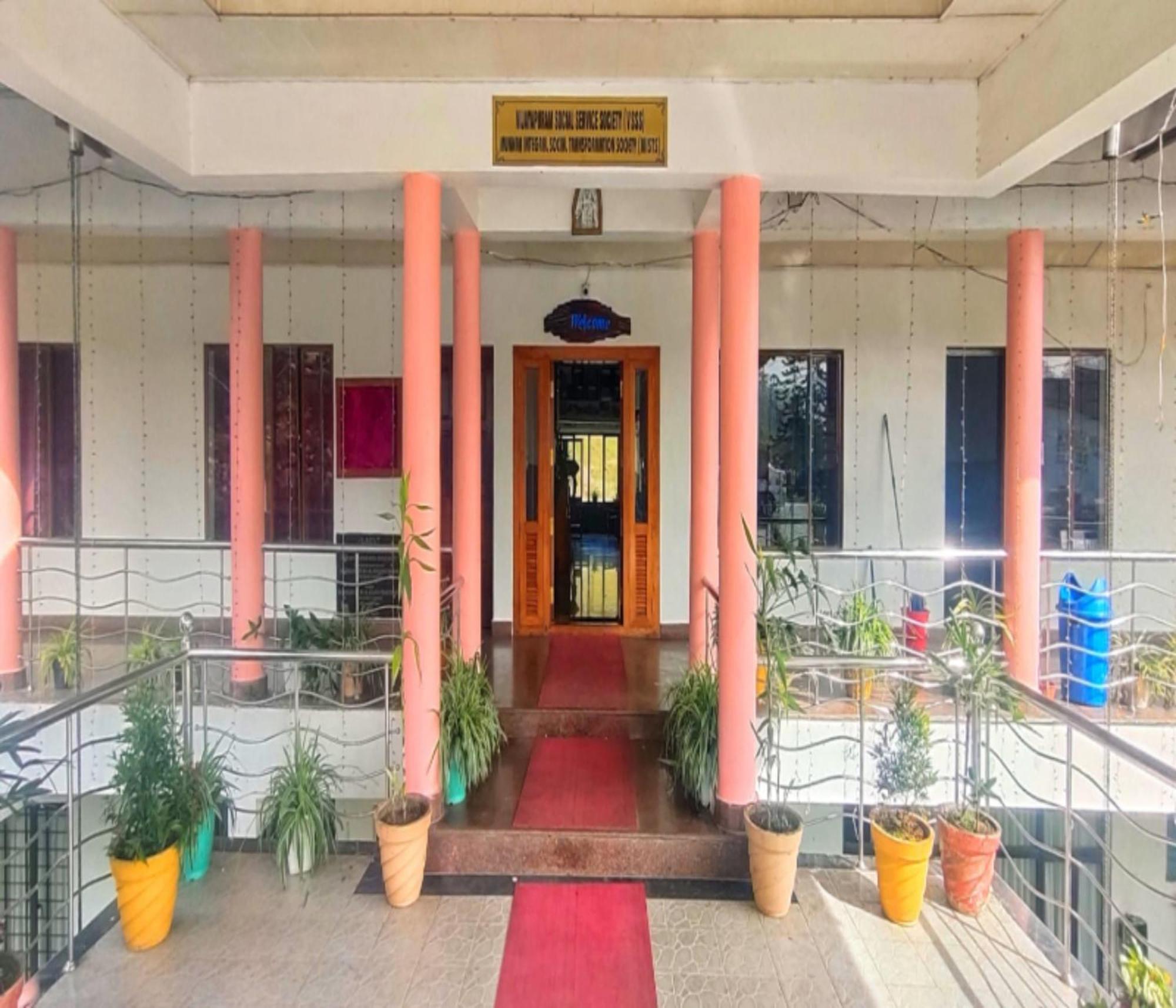 Hotel Ac Mist à Munnar Extérieur photo
